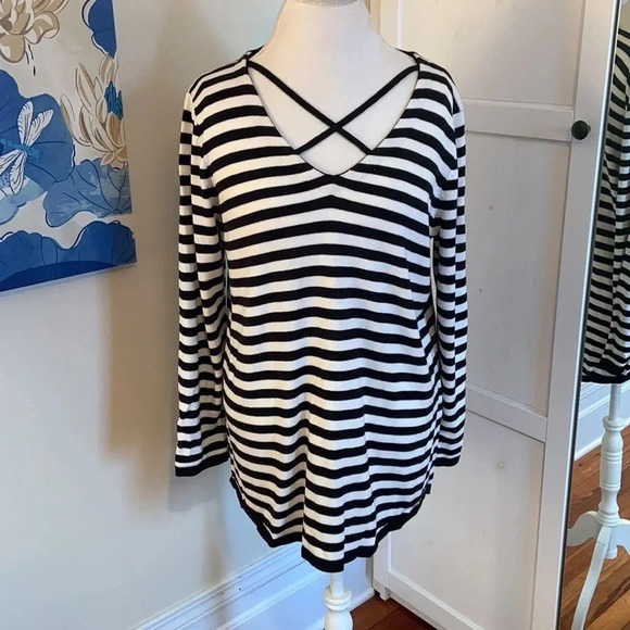 Calvin Klein Sweater - Picture 1 of 9